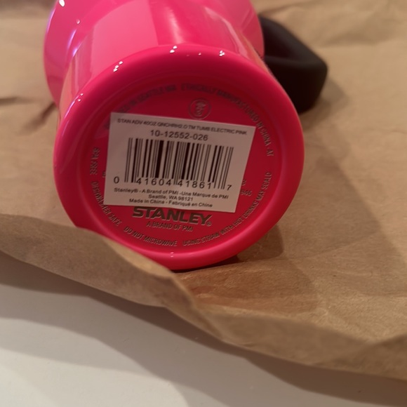 Stanley Neon Electric Pink Tumbler 40 oz Quencher H2.0 FlowState Water Cup - Picture 3 of 5